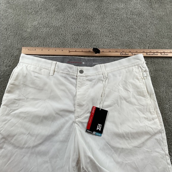 NEW Nike Tiger Woods Collection Mens Golf Shorts White Standard Fit Size 36 - Picture 10 of 11